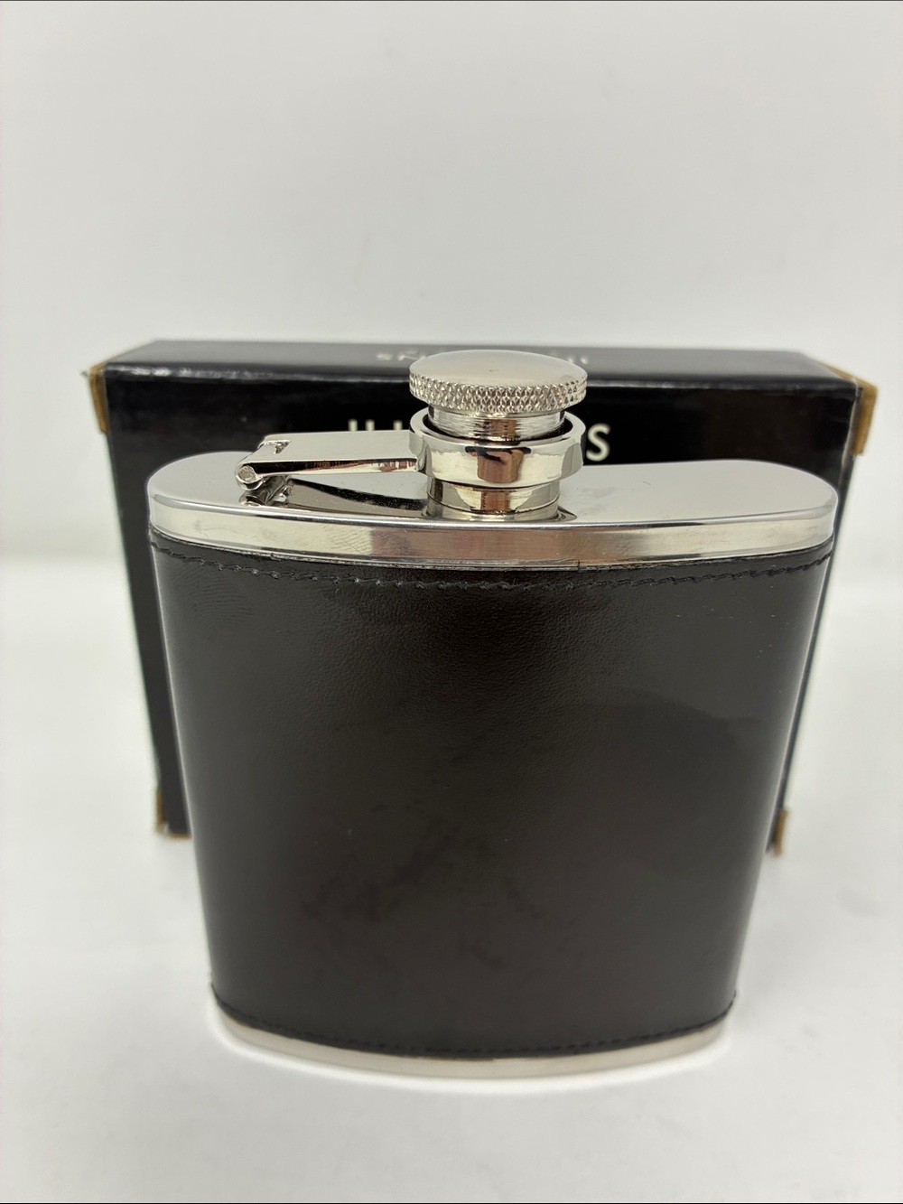Illusions Leather-Wrapped Stainless Steel Hip Flask - Black 6oz